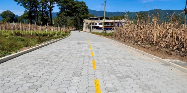 Avanza el desarrollo vial en el caserío Los Barrancos, Sololá