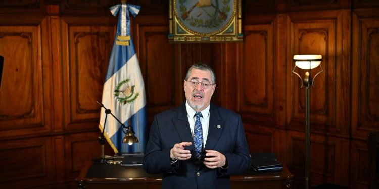 Presidente Arévalo llama a la población guatemalteca a participar y vigilar elecciones de segundo grado