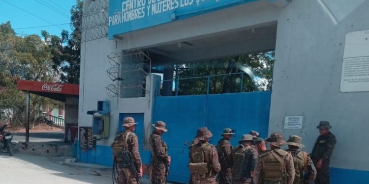 Mantienen controles de seguridad en el Centro de Detención Los Jocotes, Zacapa