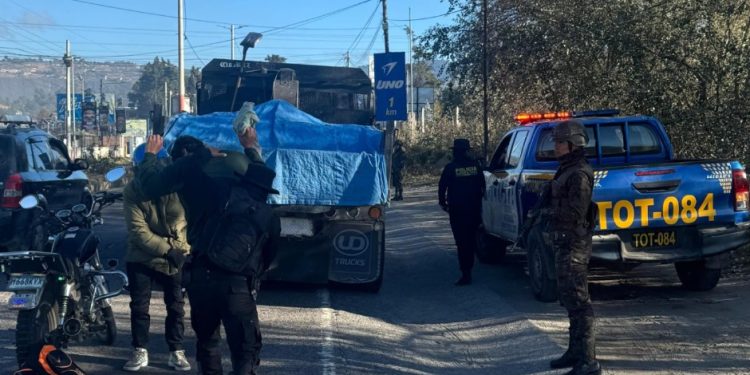 Comisaria 44 de Totonicapán refuerza la seguridad en el marco del estado de sitio