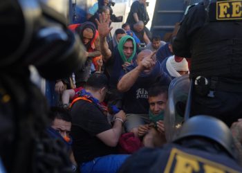 Fuerzas de seguridad liberan a rehenes y retoman el control en cárcel Renovación 1