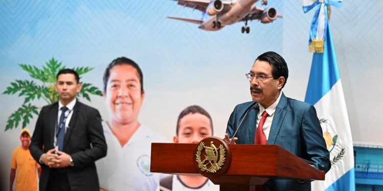 Viceministro de Finanzas Públicas, Walter Figueroa explica el nivel de ejecución presupuestaria.