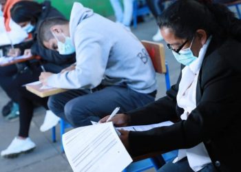 Mineduc tiene como meta brindar atención con programas extraescolares a 182 mil 532 jóvenes y adultos durante el 2026. (Foto: archivo)