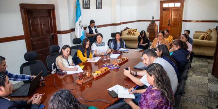 Compromiso para seguir impulsando la iniciativa intersectorial Mano a Mano en Alta Verapaz