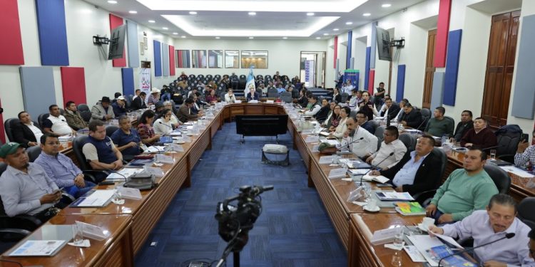 Compromiso para seguir impulsando la iniciativa intersectorial Mano a Mano en Alta Verapaz