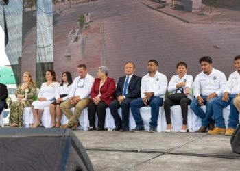 Acto de inauguración del nuevo Palacio Municipal en San José, Petén