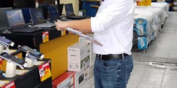 Comercializadores de dispositivos móviles deben inscribirse en los registros oficiales de la SIT./Foto: SIT.