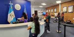 Jornada de Sábados Consulares de junio en el Consulado General de Guatemala en Estados Unidos. / Foto: Minex.