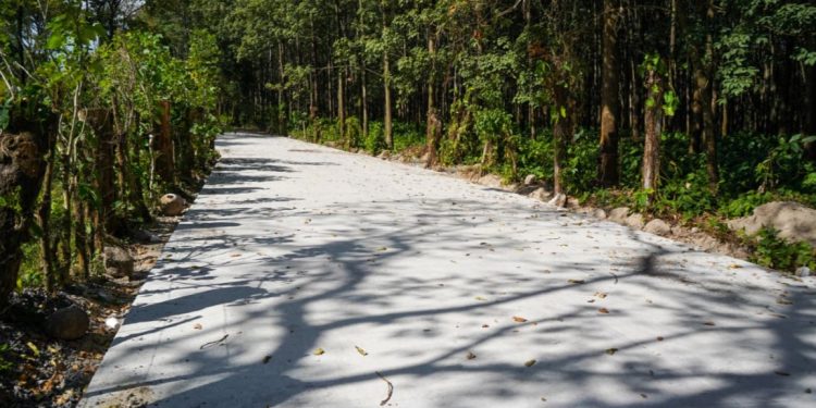 Concluye proyecto de mejoramiento de calle rural hacia escuela primaria en San Sebastián