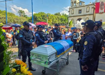San Felipe, Retalhuleu, rinde homenaje y acto de despedida a agente policial que perdió la vida en cumplimiento del deber