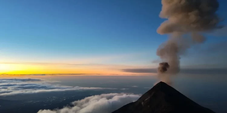 Continúa actividad del volcán de Fuego./Foto: Conred.