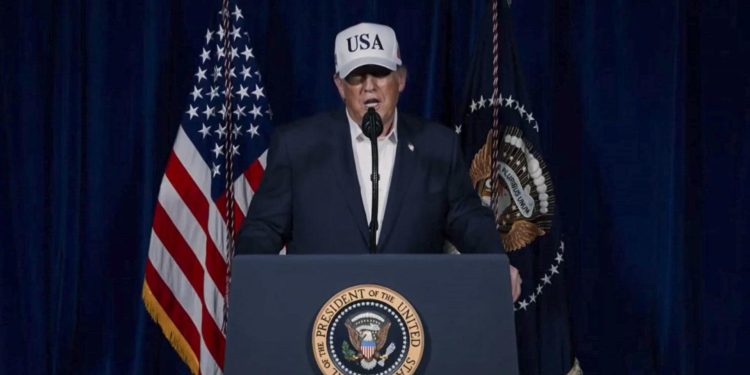 El presidente de Estados Unidos, Donald Trump, en su mensaje sobre el ataque contra Irán. / Foto: EFE/ Cuenta de Truth Social del presidente Trump.