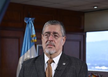 El presidente Bernardo Arévalo envía felicitación a la presidenta electa de Costa Rica Laura Fernández.