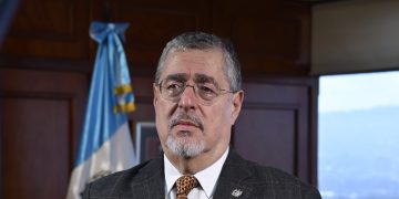 El presidente Bernardo Arévalo envía felicitación a la presidenta electa de Costa Rica Laura Fernández.