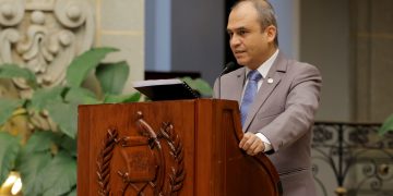 El viceministro de Tecnologías de la Información y las Comunicaciones, William Cameros, informa sobre la implementación del plan Semana Santa Segura.