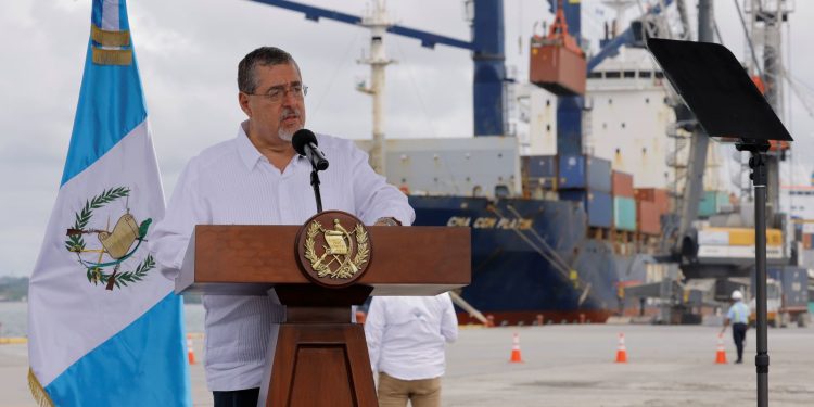 El presidente Bernardo Arévalo participó en actividades en Santo Tomás de Castilla, Izabal, donde se impulsan acciones como parte de la modernización de los puertos.
