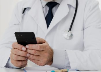 Los chatbots de IA aún no están listos para sustituir al médico.