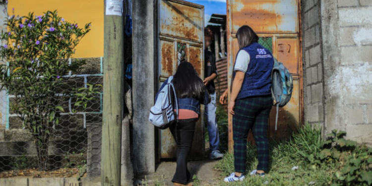SBS brinda acompañamiento a familias en Sacatepéquez