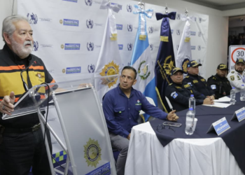 Pa taq le k’olib’em chajim kub’al k’u’x keto wiri’ ri e’ajb’enal we k’o rajawaxik chi ke. / En zonas seguras de la ruta se brindará asistencia vial a los peregrinos que lo requieran. / Foto: DT-PNC