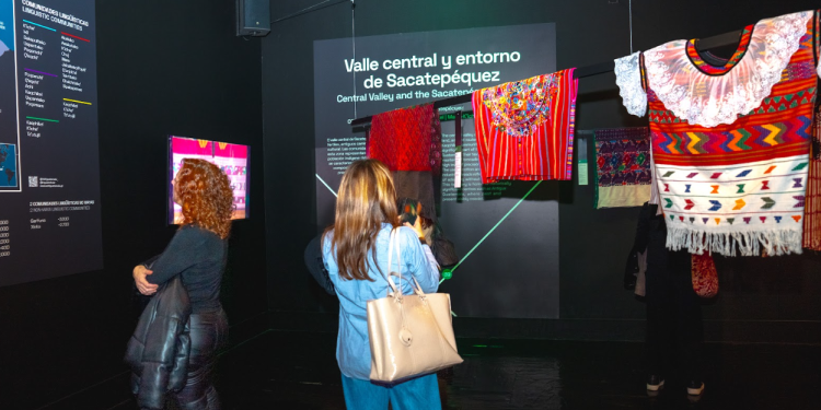 Guatemala se luce en el Madrid Design Festival con exposición de textiles./Foto: Inguat.