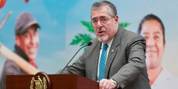 Presidente expresa solidaridad a Luis Pacheco y Héctor Chaclán./Foto: Analí Camey.