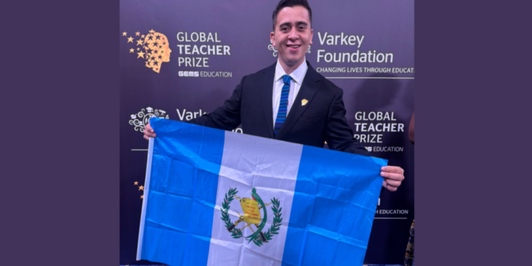 Profesor César Fetzer Paz en Dubái, Emiratos Árabes Unidos / Foto: MAGA