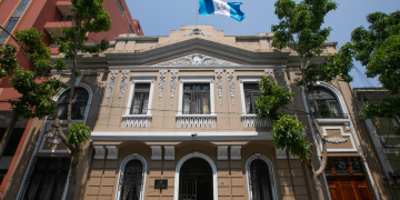 Organismo Ejecutivo abre hoy la recepción de expedientes para magistrados titular y suplente de la CC. (Foto: Dickens Zamora)