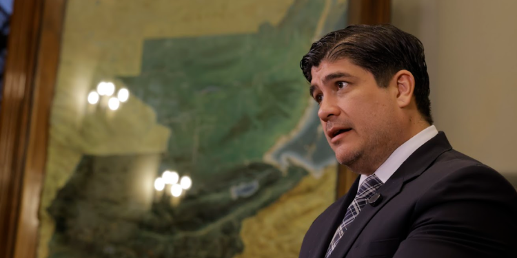 Expresidente de Costa Rica, Carlos Alvarado compartió que Guatemala tiene un gobierno comprometido en la lucha por la seguridad y la defensa de la democracia. (Foto: Alex Jacinto)