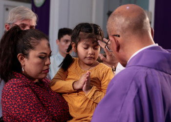 A qué hora serán las misas del Miércoles de Ceniza 2026