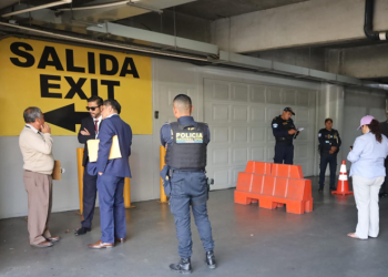 Intervienen en el parqueo del Aeropuerto Internacional La Aurora. (Foto: CIV)