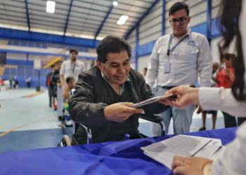 Udevipo entregó escrituras a familias de nueve departamentos del país./Foto: Udevipo.