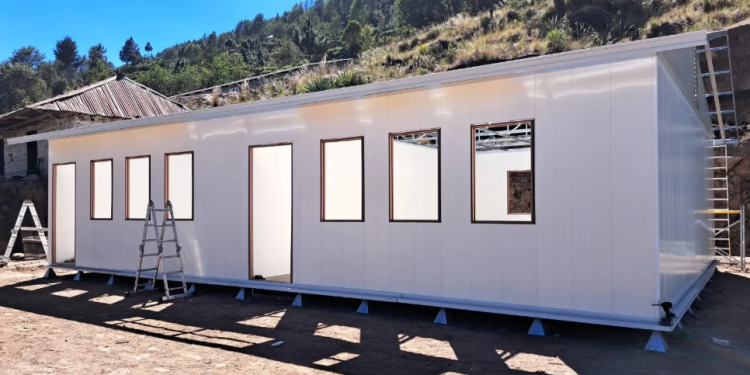 UCEE instala módulos prefabricados en centros educativos./Foto: UCEE.