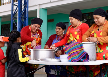 Menús adaptados y validados por estudiantes fortalecen el Programa de Alimentación Escolar. (Foto: Analí Camey)