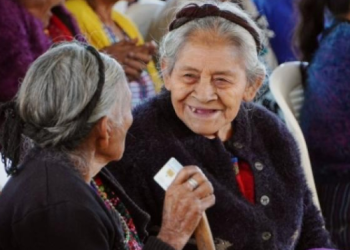 Mides reafirma su compromiso de mejorar la calidad de vida de las personas adultas mayores. / Foto: Mides