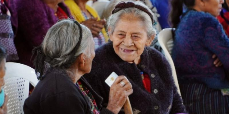 Mides reafirma su compromiso de mejorar la calidad de vida de las personas adultas mayores. / Foto: Mides