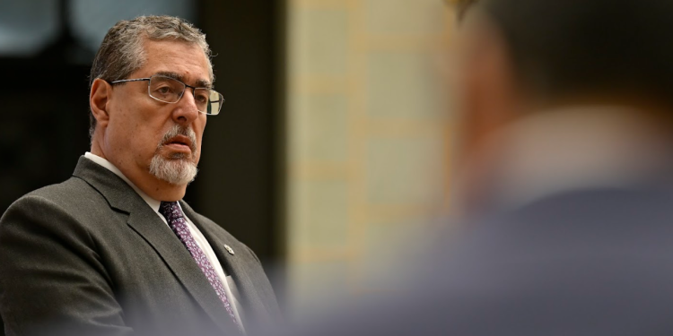 Presidente Bernardo Arévalo, durante la ronda, / Foto: Alvaro Interiano.