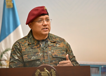 Ministro de la Defensa Nacional Henry Saenz. / Foto: Alvaro Interiano