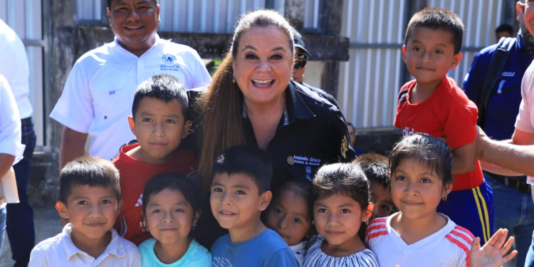Mineduc fortalece la atención a la primera infancia Autoridades del Ministerio de Educación visitaron Alta Verapaz. (Foto: Mineduc)
