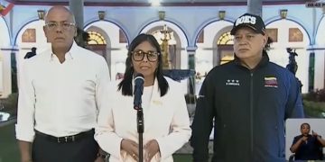 La presidenta encargada de Venezuela, junto a otros funcionarios, expuso que debe haber respeto en las relaciones con EE. UU.