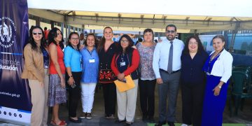 Ministerio de Educación va contratando cerca de cuatro mil maestros para los institutos de nivel medio. (Foto: Mineduc)