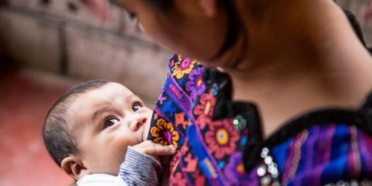 Lactancia materna como un derecho. / Foto: Archivo.