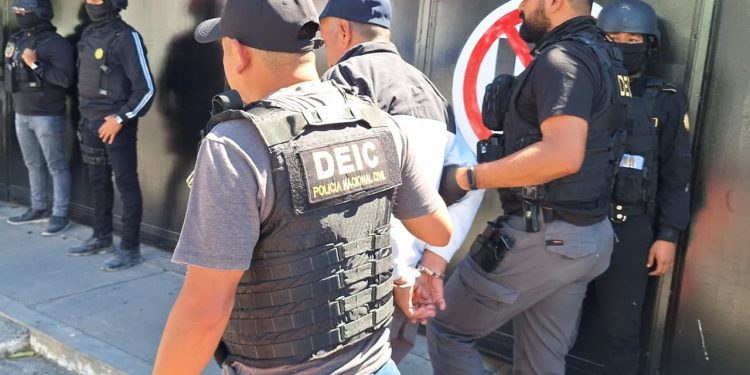 PNC captura al quinto integrante de la estructura dedicada al coyotaje “Los Sara”. (Foto: PNC)