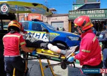 El menor de edad resultó herido al enfrentarse con la PNC. / Foto: Bomberos Municipales.