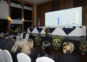 El CANG llevó a cabo el conteo de votos con la participación de decenas de fiscales de entre los agremiados que vigilaron el proceso en las mesas de votación. / Foto: DCA.