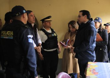 Ministro de Gobernación verifica la atención, cobertura y respuesta de la PNC en Chimaltenango