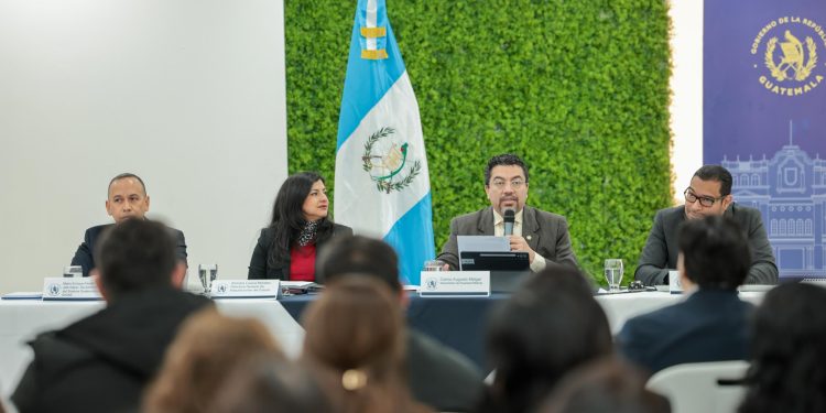 Minfin presenta sistema de alertas para prevenir riesgos y mejorar las adquisiciones