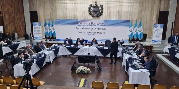 Comisión de Postulación para Elección de Fiscal General sesiona en la Sala de Vistas de la CSJ. / Foto: DCA.