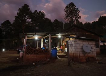 Inauguran proyecto de electrificación rural en Quetzaltenango. (Foto: INDE)