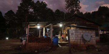 Inauguran proyecto de electrificación rural en Quetzaltenango. (Foto: INDE)