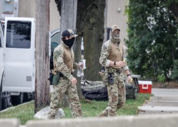 El Departamento de Seguridad Nacional de EE. UU. asegura que agentes de la ICE no vigilarán los centros de votación en noviembre.